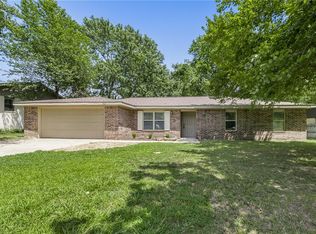707 N Valley West Dr, Rogers, AR 72756