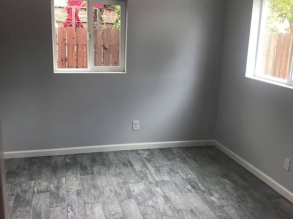 4th image of 1469 Forest Ave