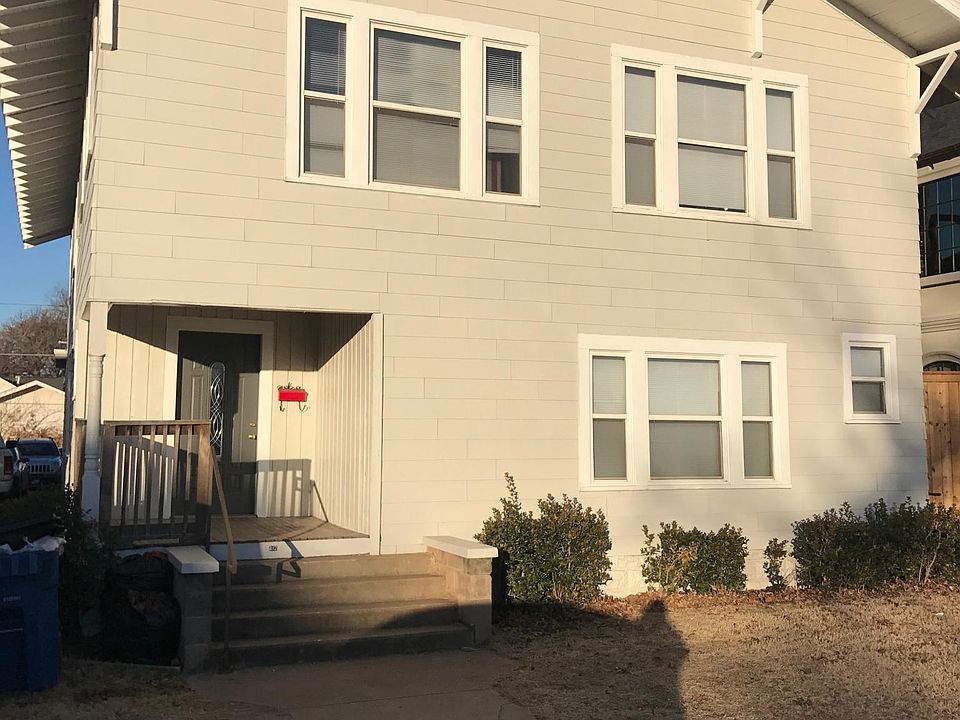 2nd image of 412 S Duck St