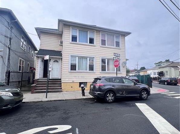 Property image for 23 Brighton 10 Path, Brooklyn, NY 11235