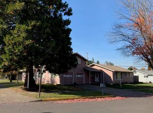 2505 Jeppesen Acres Rd, Eugene, OR 97401