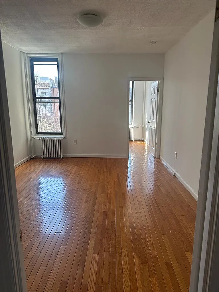 Building Photo - 68 4th Pl #2L