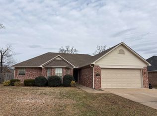 4520 Oregon Trl, Conway, AR 72034