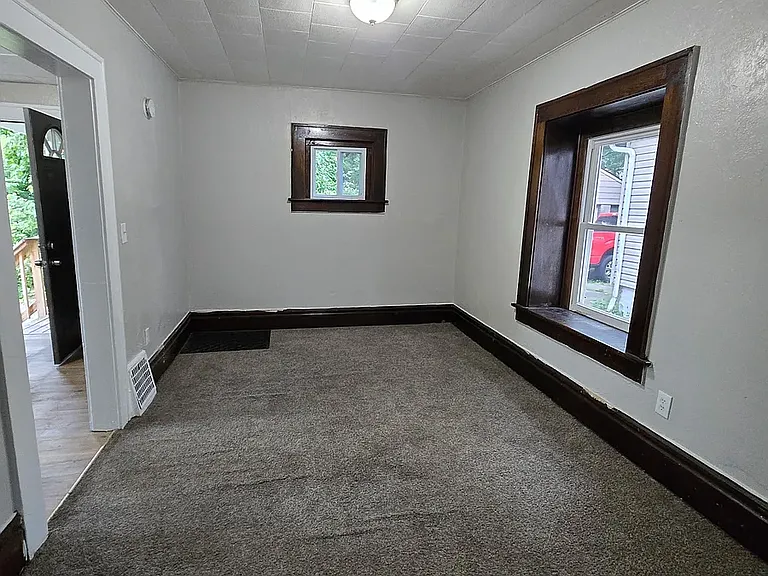 305 Cole Ave — Photo 10