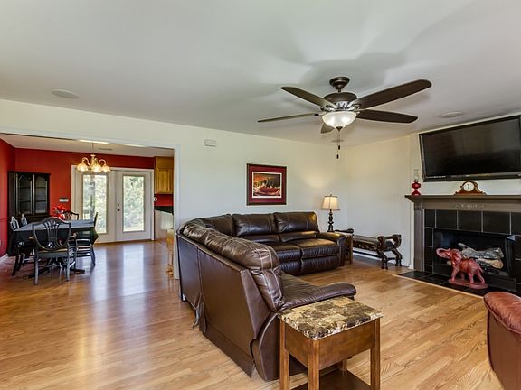3rd image of 14061 Friendship Ln