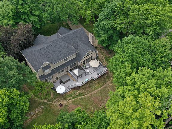 3rd image of 5946 Squirrelsnest Ln