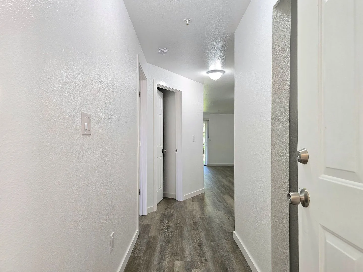 100th Street Apartments — Photo 3