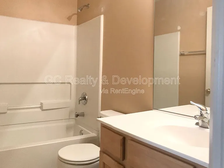 922 Kings Canyon Dr — Photo 13