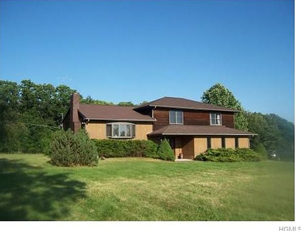 Exterior Front : 500" FROM FRONT ENTRANCE OF BETHEL WOODS PERFOR