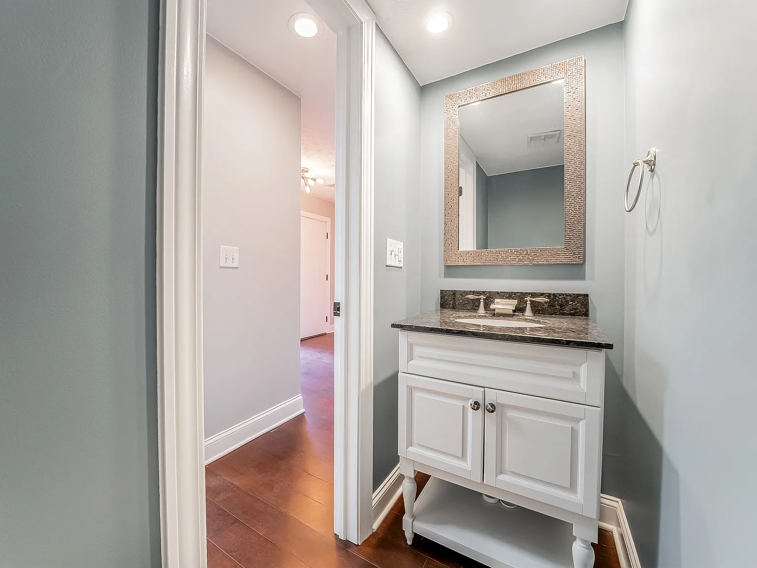 2 bed, 2.5 bath, 1750 sqft, $2,300 — Photo 4