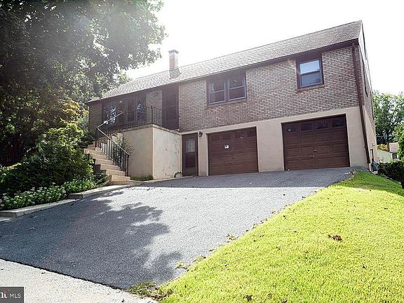 2nd image of 818 Rhodora Ave