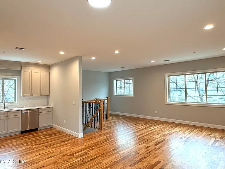 9 David St #2 — Photo 4
