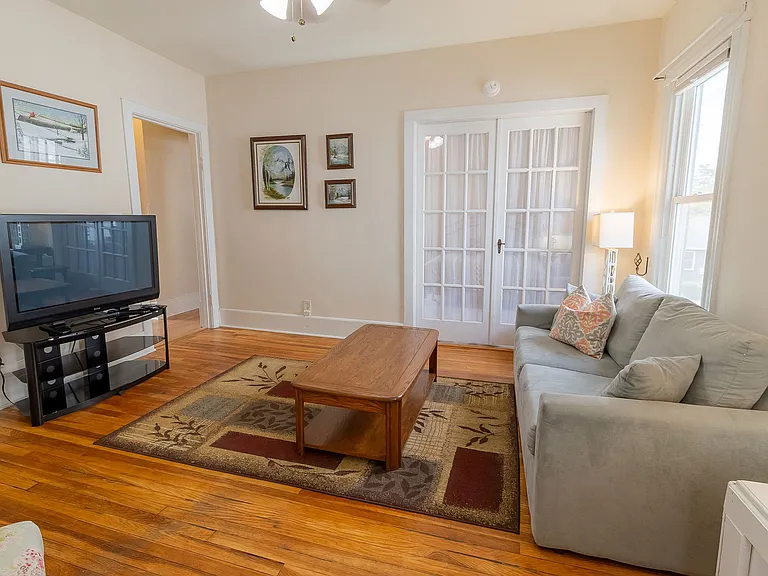1025 Cameron Ave — Photo 10