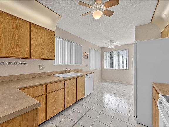 4th image of 9351 SW 23rd St APT 3304