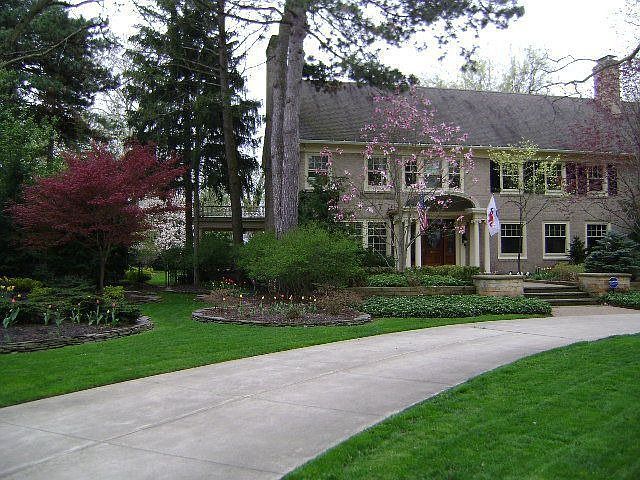 2806 Fairmount Blvd. 