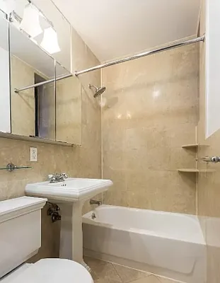 Rented by REAL New York | media 7