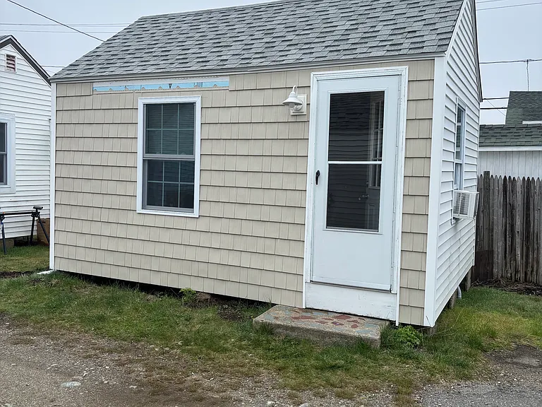 Page Ln — Photo 7