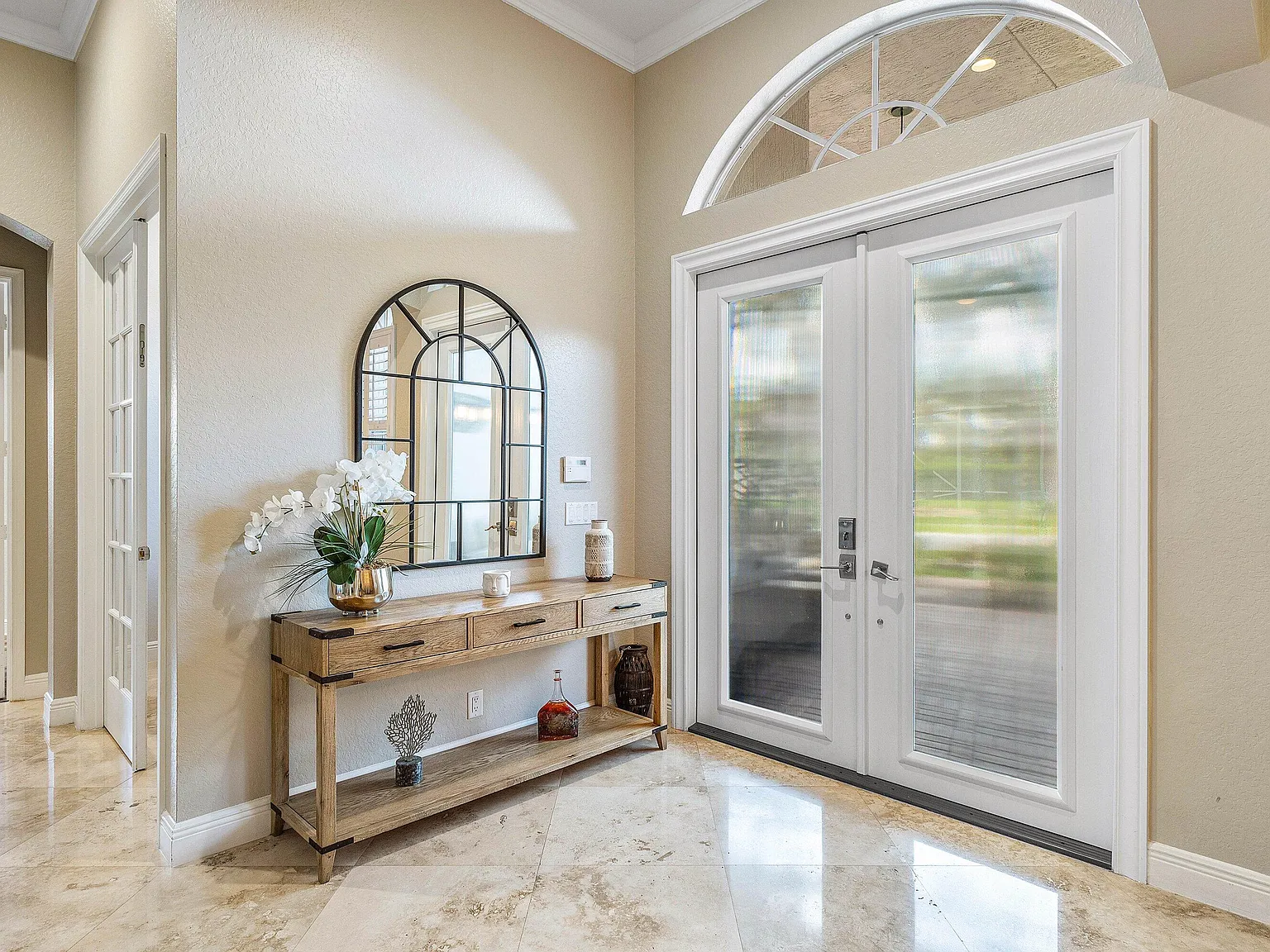 5 bed, 3.0 bath, 3117 sqft, $7,800 — Photo 3