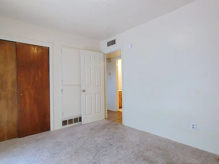 532 Chama St SE — Photo 8