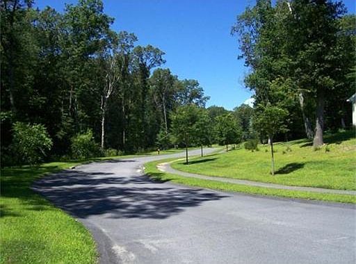 1st image of 20 Elise Ln