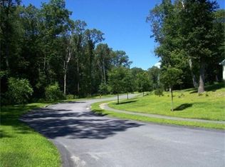 20 Elise Ln, Dartmouth, MA 02747