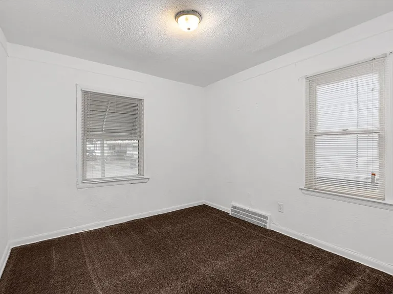 12244 Woodmont Ave — Photo 7