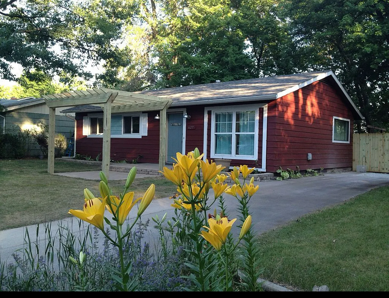 627 Washington Park Blvd photo 1