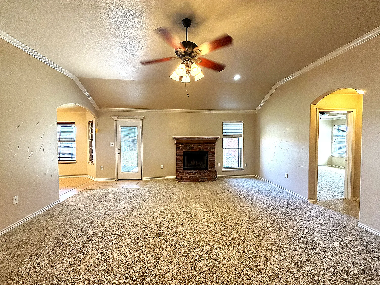 4 bed, 1826 sqft, $1,695 — Photo 3