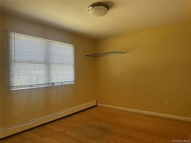 5 bed, 2.0 bath, 1872 sqft, $5,300 — Photo 2