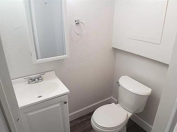 5th image of 2830 N Elmore Ave #C