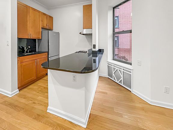 2nd image of 130 E 93rd St APT 4A