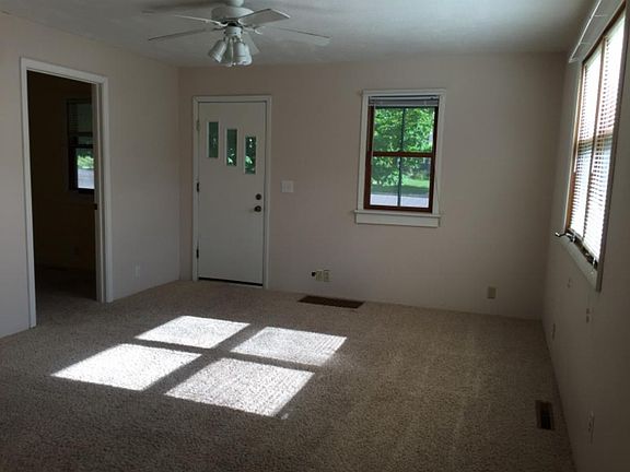 5th image of 504 E Broadway St