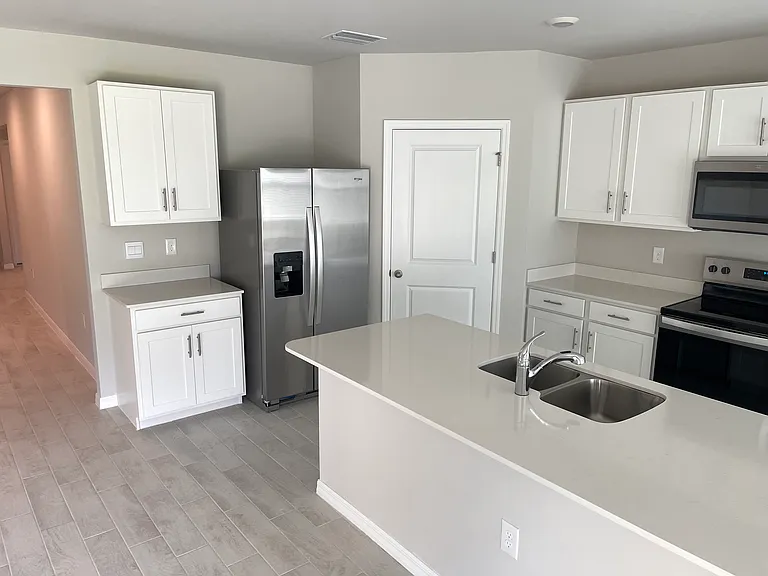 455 Londrina Dr — Photo 13
