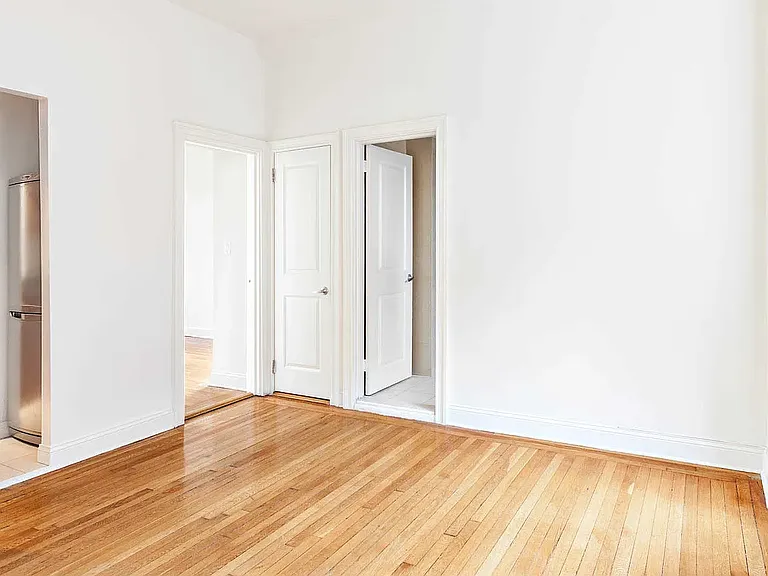 228 W 71st St #10L — Photo 29