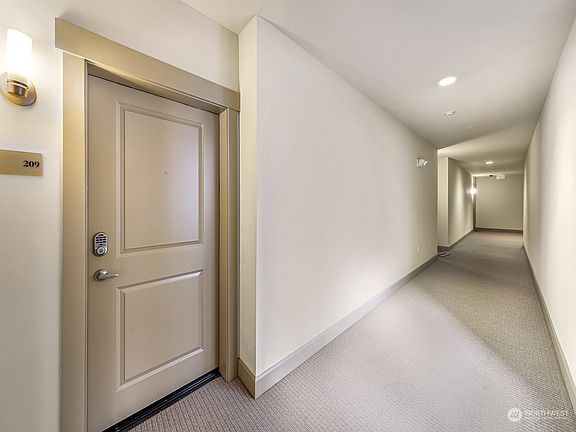4th image of 1880 25th Avenue NE #N-209