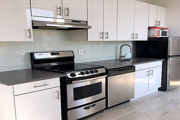 1st image of 721 Henry St APT 3L