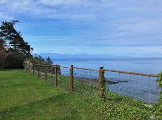 1817 W Beach Rd, Oak Harbor, WA 98277