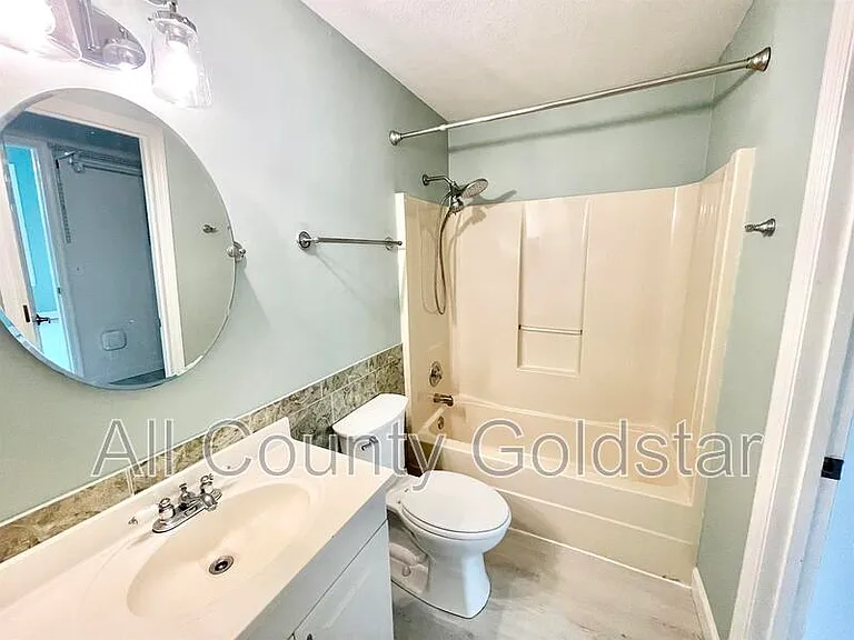 4410 Warren Ave #104 — Photo 7