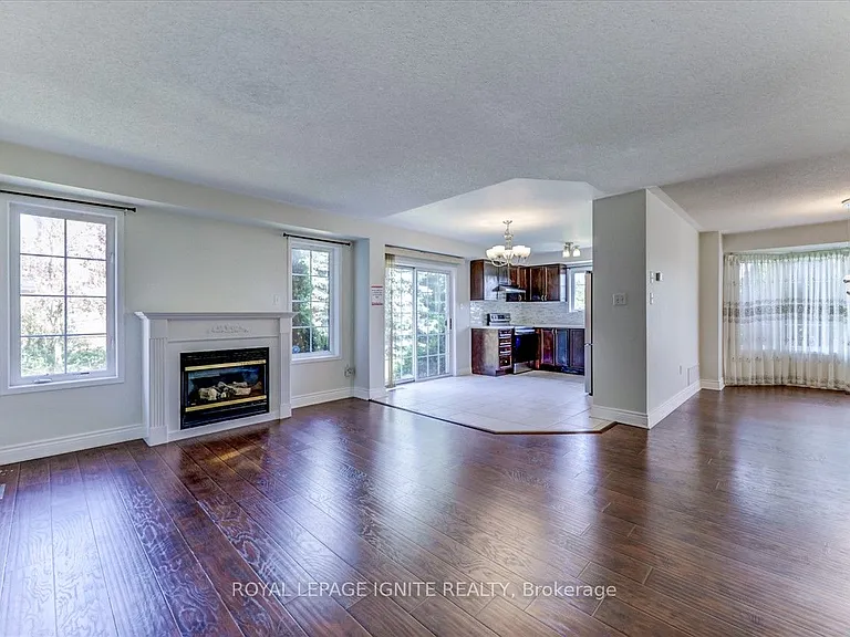 57 Armitage Cres — Photo 16