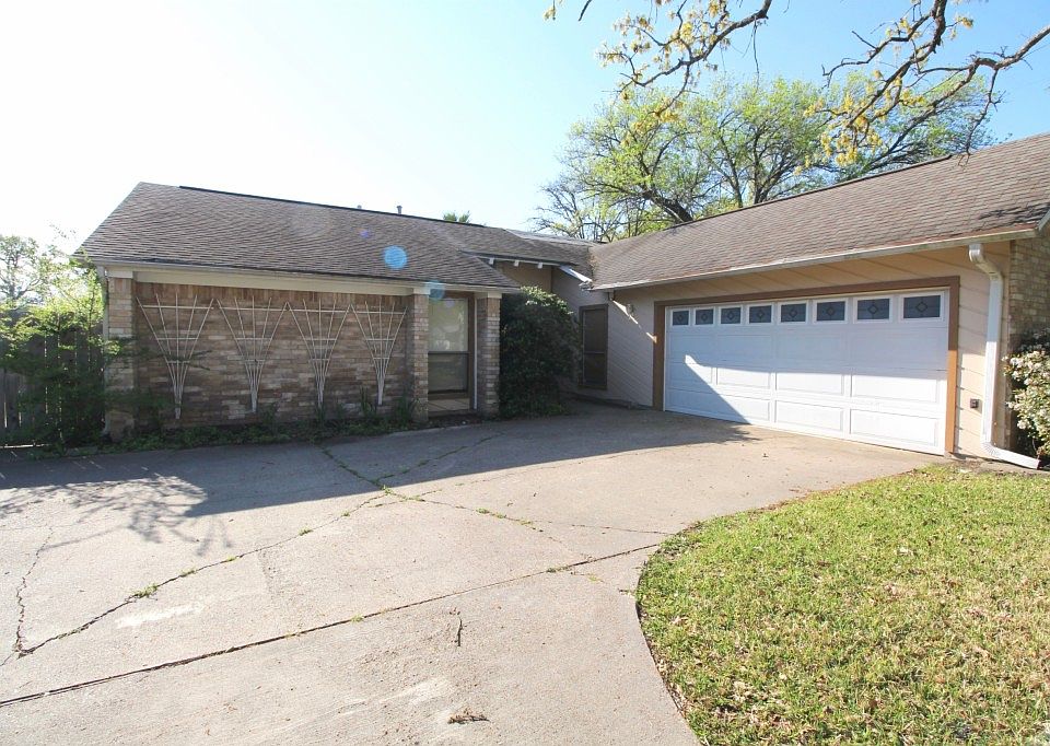1st image of 1102 Van Horn Dr
