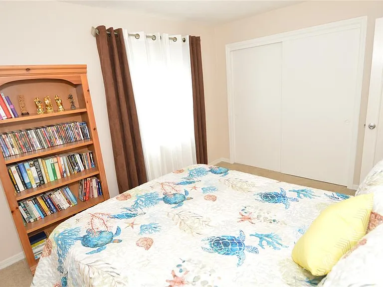 213 Seahorse Dr SE #B — Photo 42