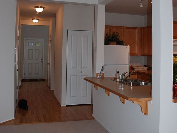 3rd image of 3726 S Holly Park Dr