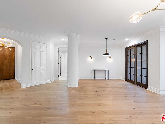 2nd image of 850 N Croft Ave APT 303