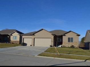 9510 White Pine Rd, Lincoln, NE 68505