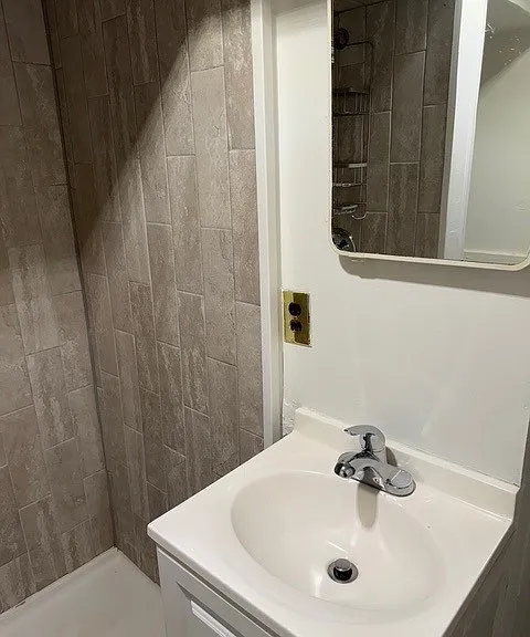 903 W Mountain Ave — Photo 8