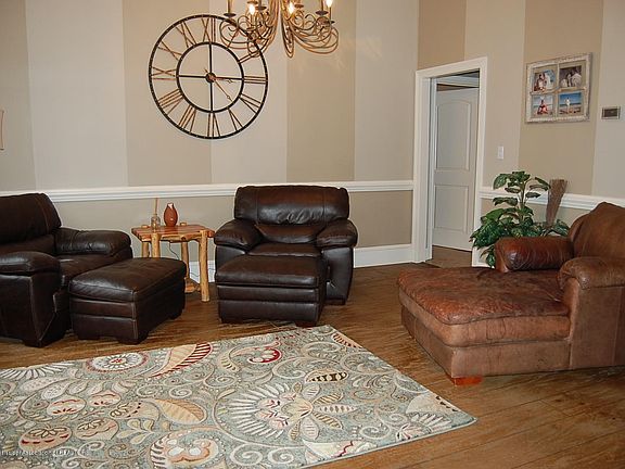 5th image of 4235 Dickens Place Dr W