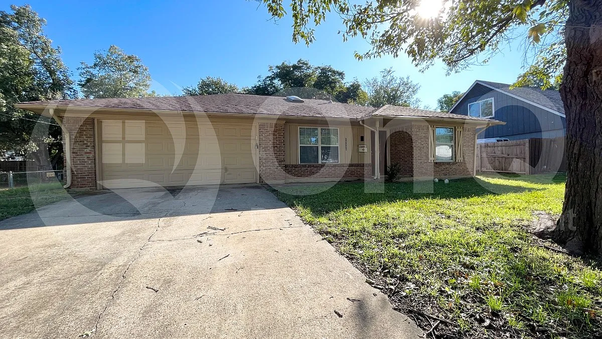 3 bed, 2.0 bath, 1495 sqft, $2,195 — Photo 3