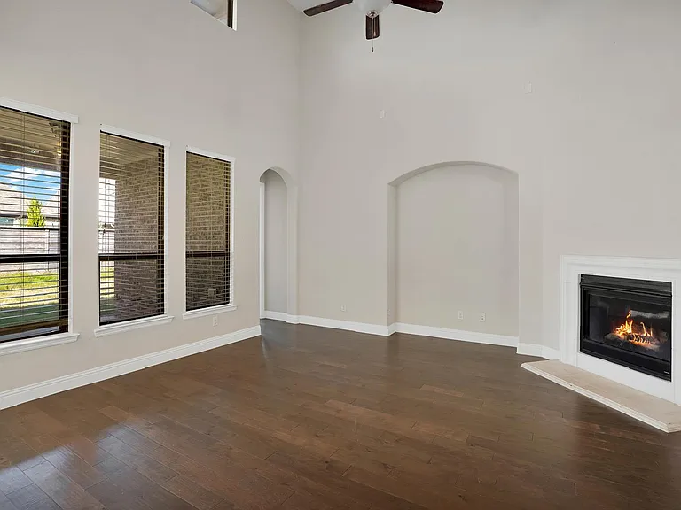 821 Field Xing — Photo 12