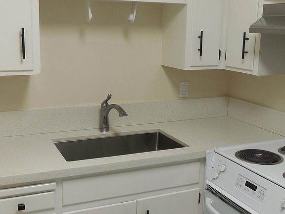 3rd image of 316 Lincoln St APT 1