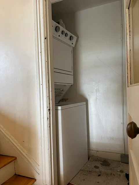 4 bed, 9999 sqft, $4,200 — Photo 3